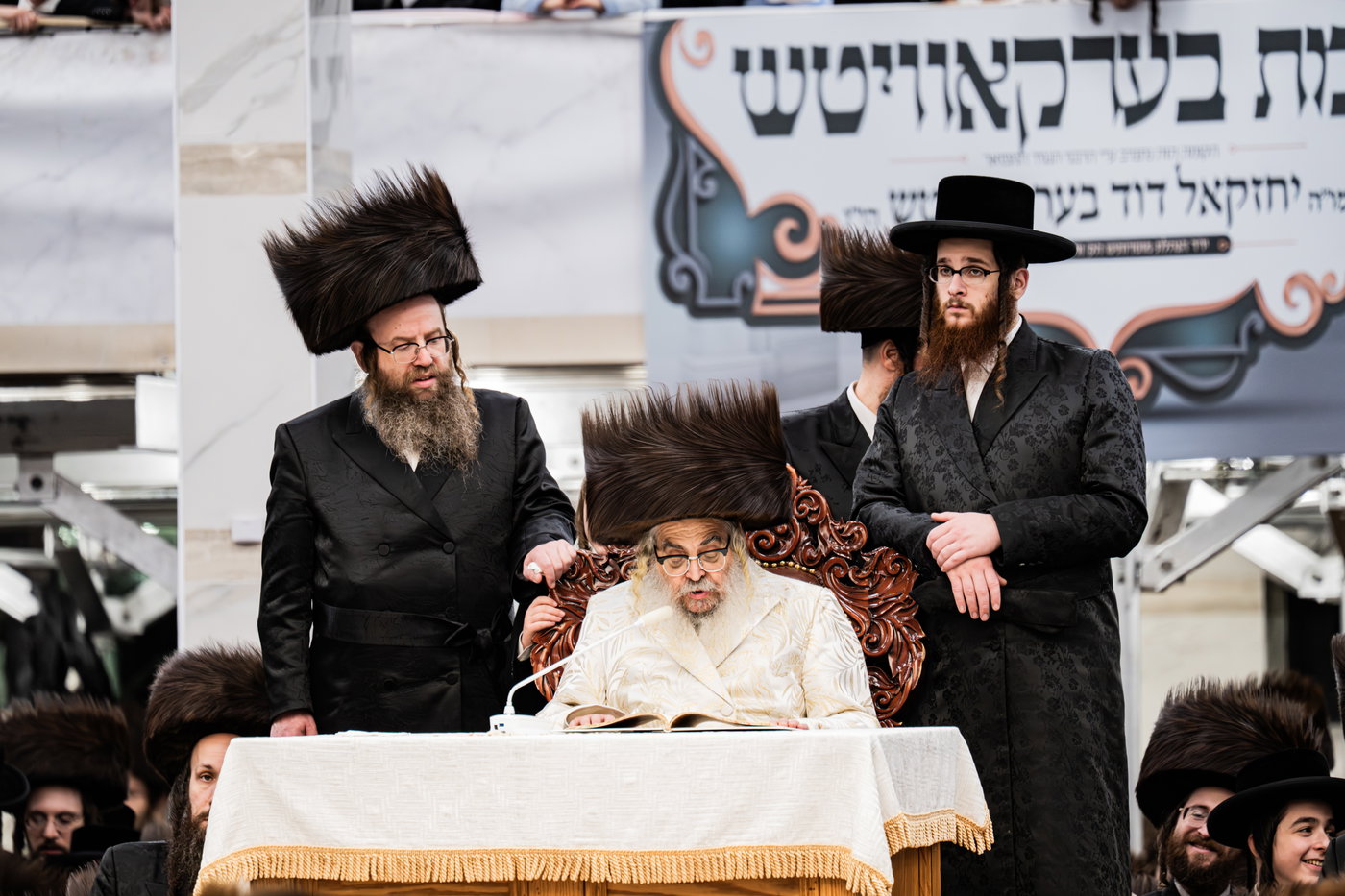 נעילת החג שבועות בחצה"ק סאטמר