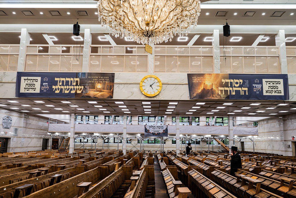 ההכנות לחג השבועות בחצה"ק סאטמר