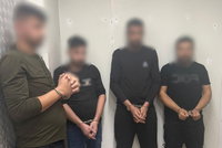 בין הרהיטים הישנים: זה מה שהמתין ללוחמים במשאית ה"אלטע זאכן"