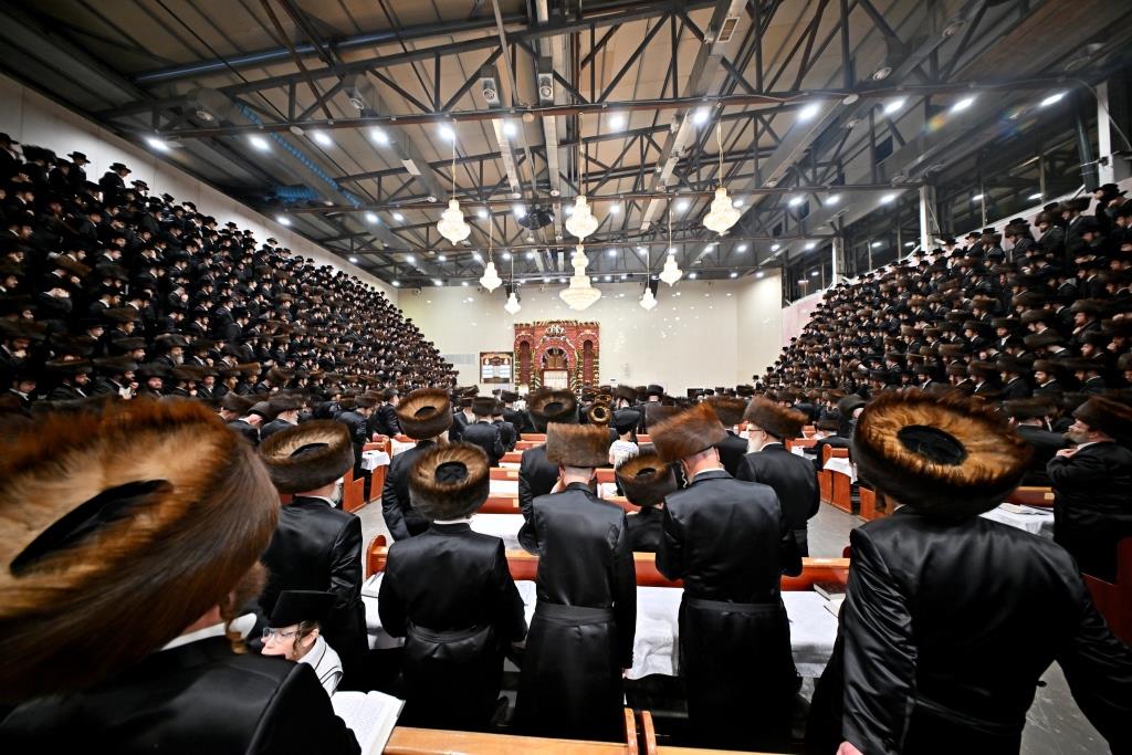 שבועות בחצה"ק ויזניץ