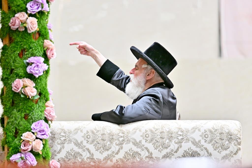 שבועות בחצה"ק ויזניץ
