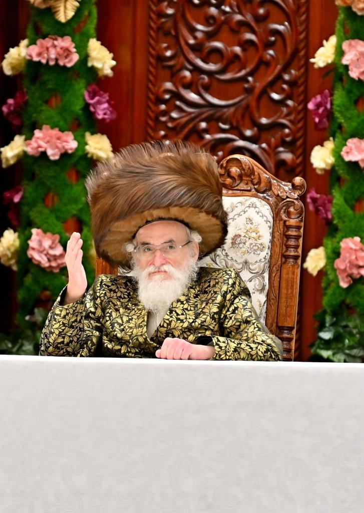 שבועות בחצה"ק ויזניץ