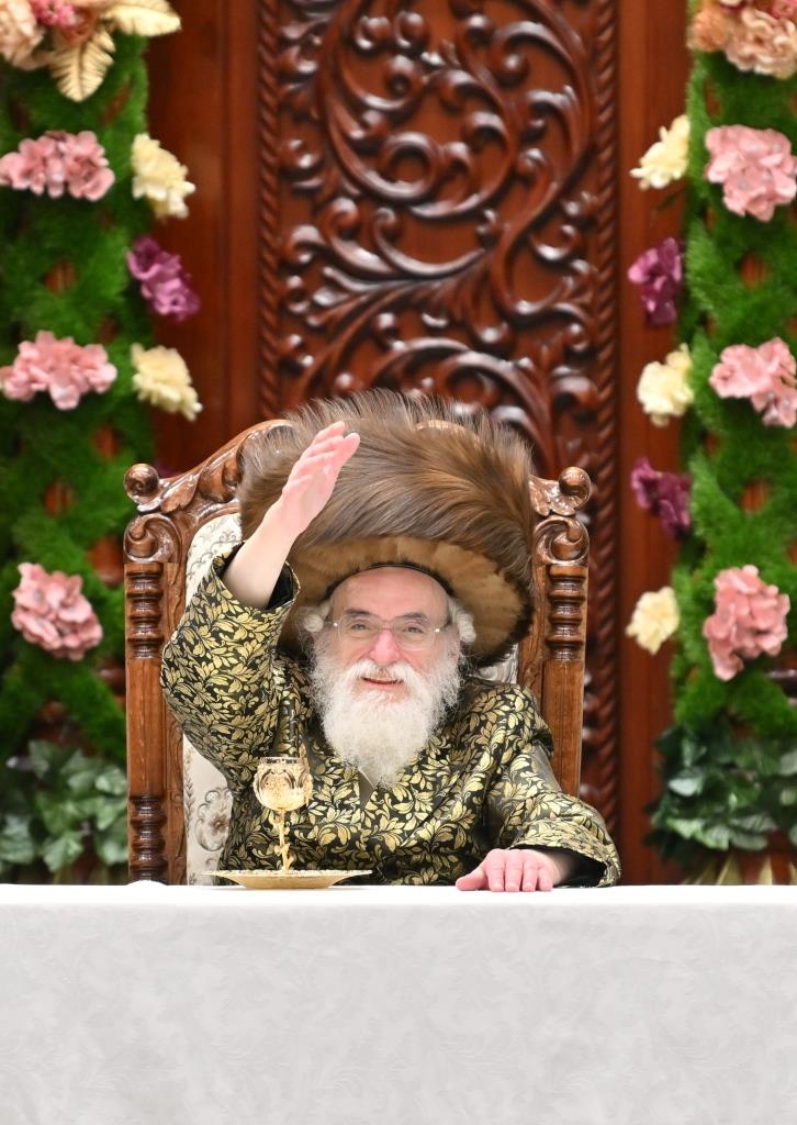 שבועות בחצה"ק ויזניץ