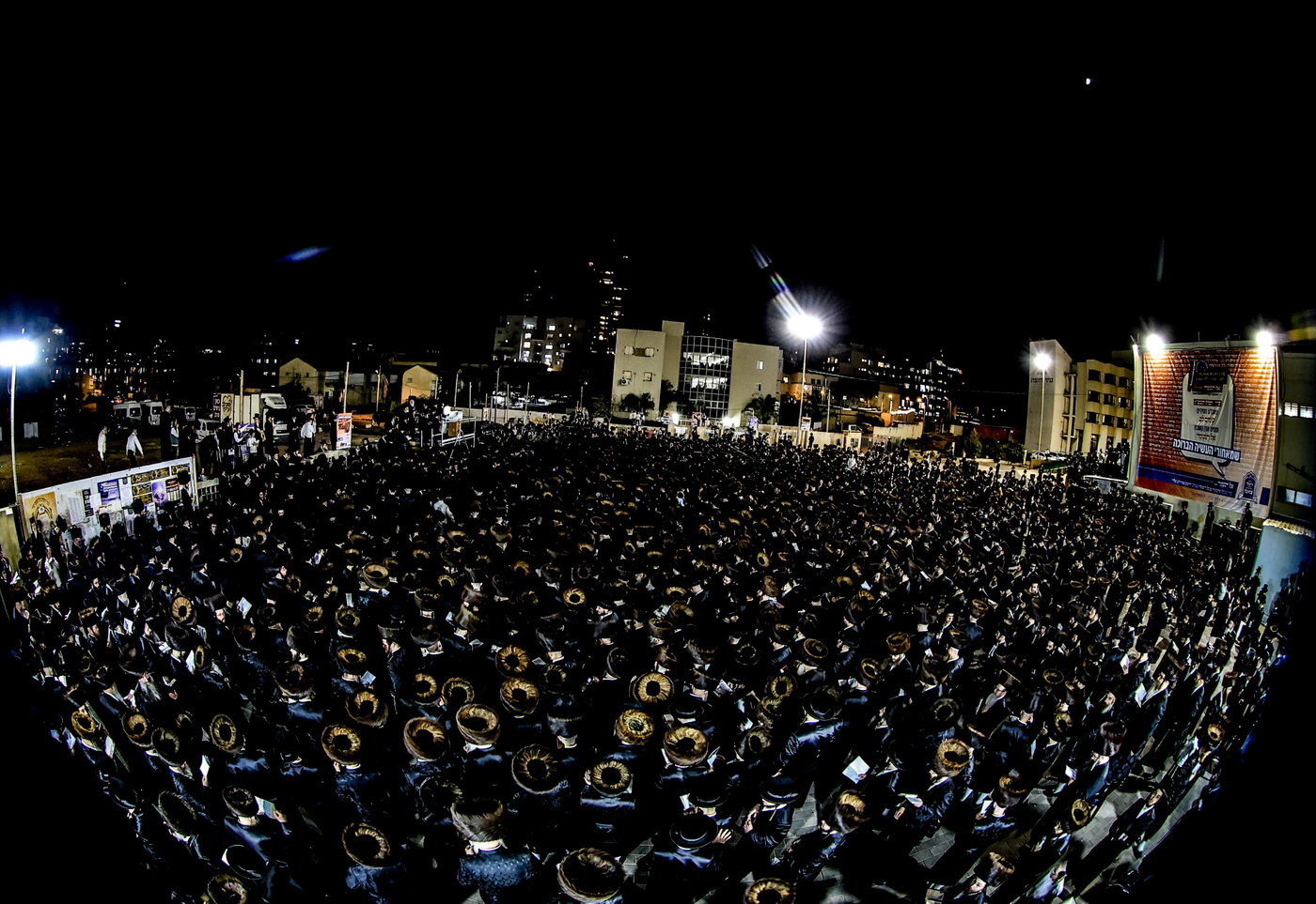 חג השבועות בחצה"ק צאנז