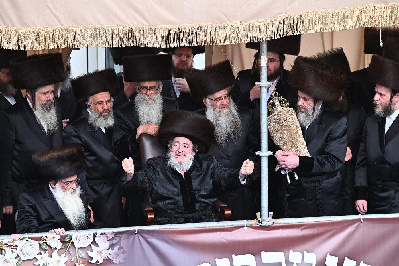 מעמד הכנסת ס"ת של האדמו"ר מויז'ניץ