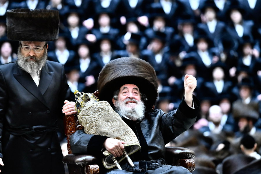 מעמד הכנסת ס"ת של האדמו"ר מויז'ניץ