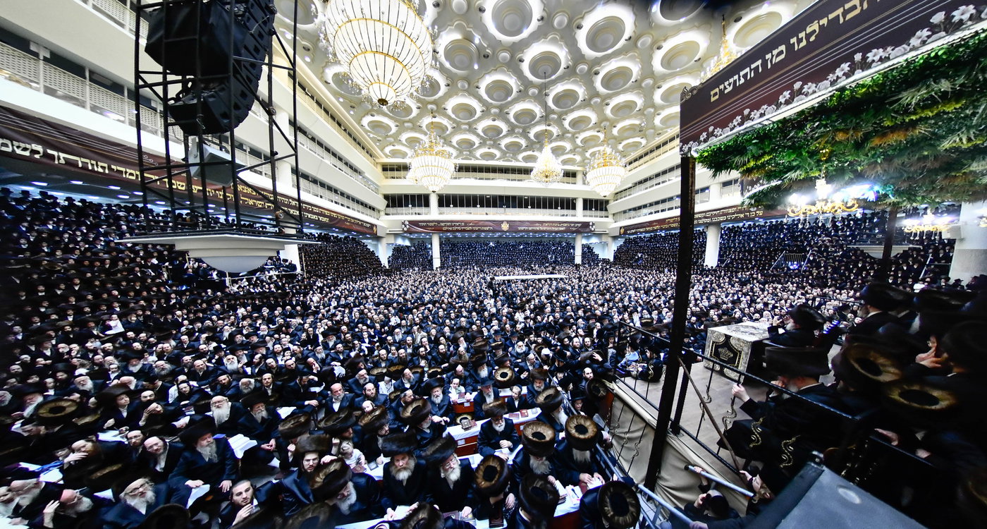 מעמד הכנסת ס"ת של האדמו"ר מויז'ניץ