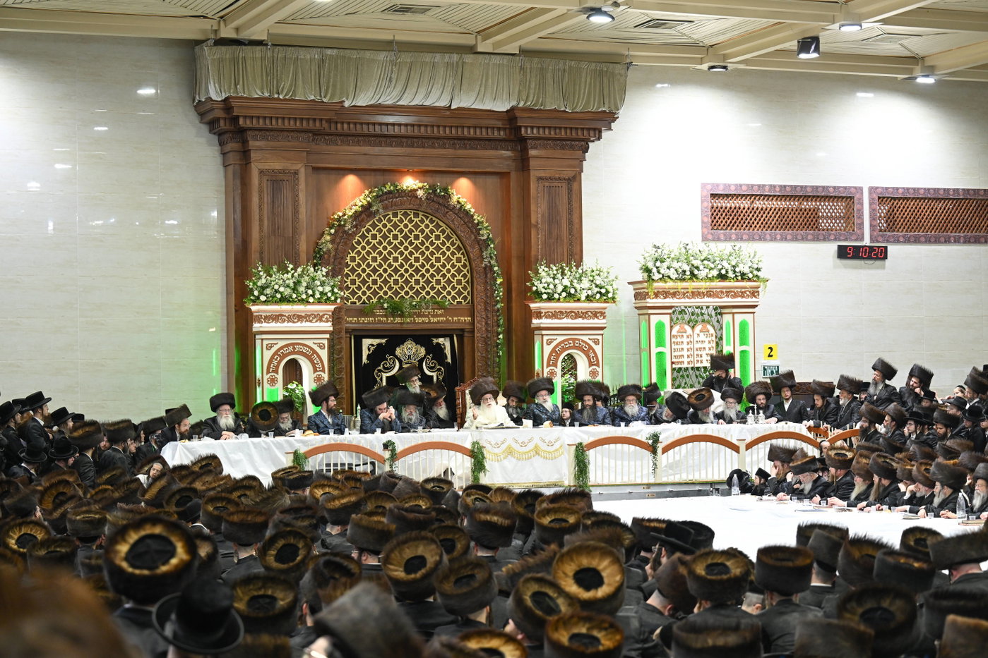 חג השבועות בחצה"ק צאנז