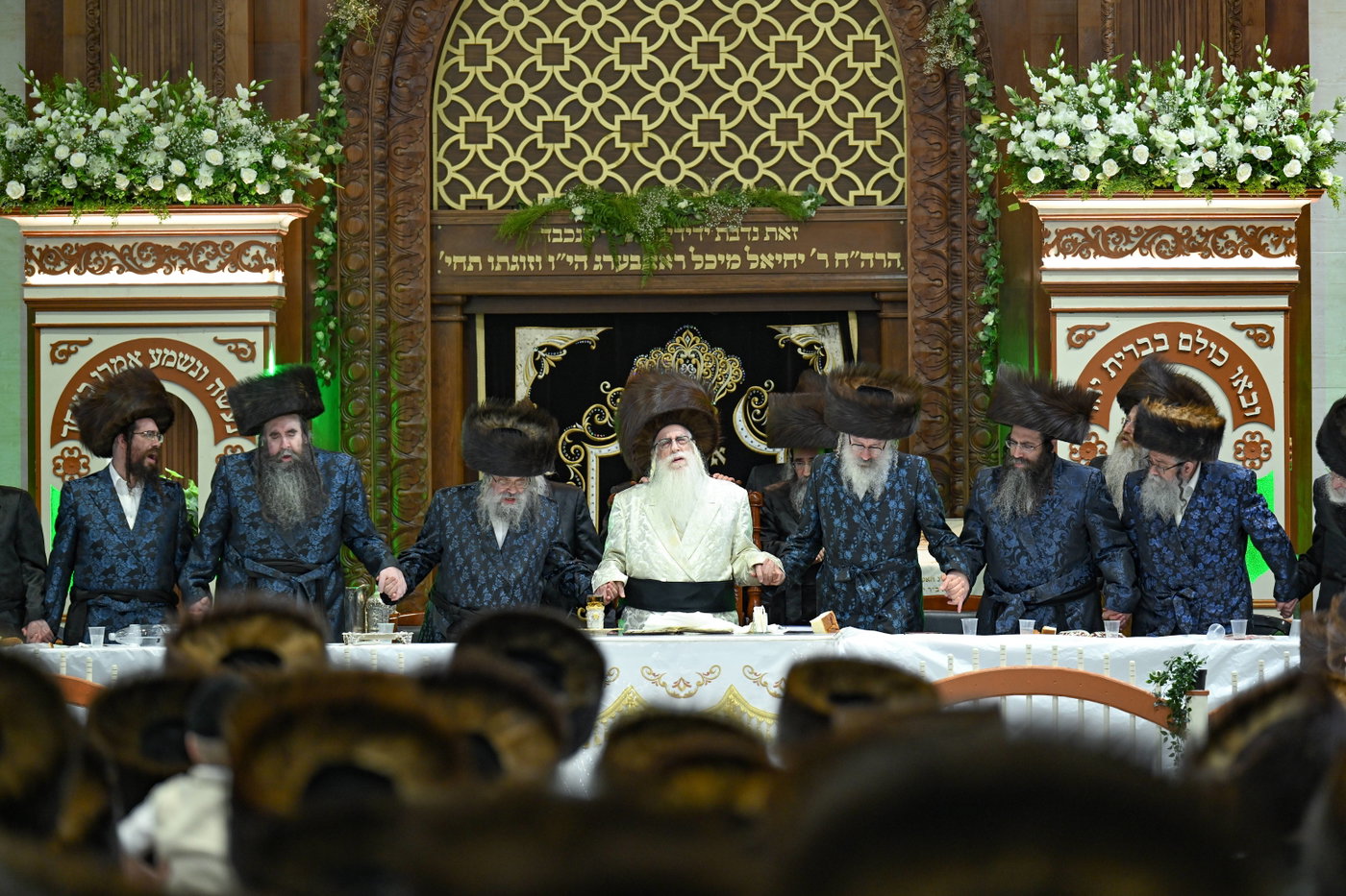 חג השבועות בחצה"ק צאנז