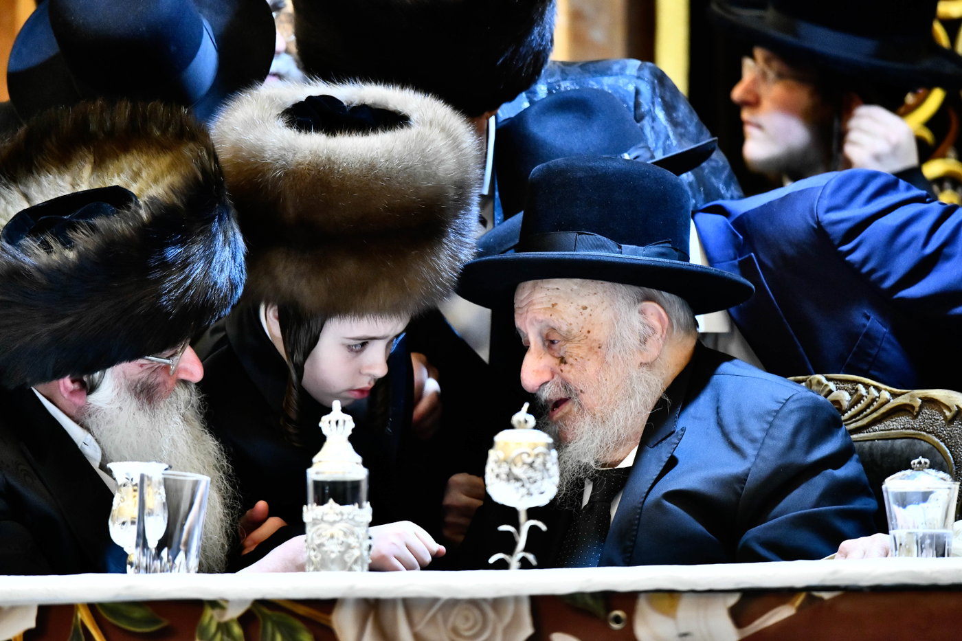 נעילת החג וסעודת הכנסת ס"ת בויז'ניץ