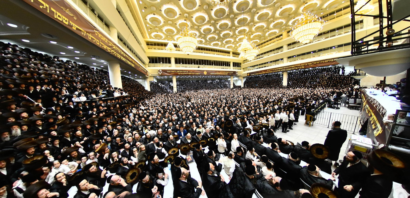 נעילת החג וסעודת הכנסת ס"ת בויז'ניץ