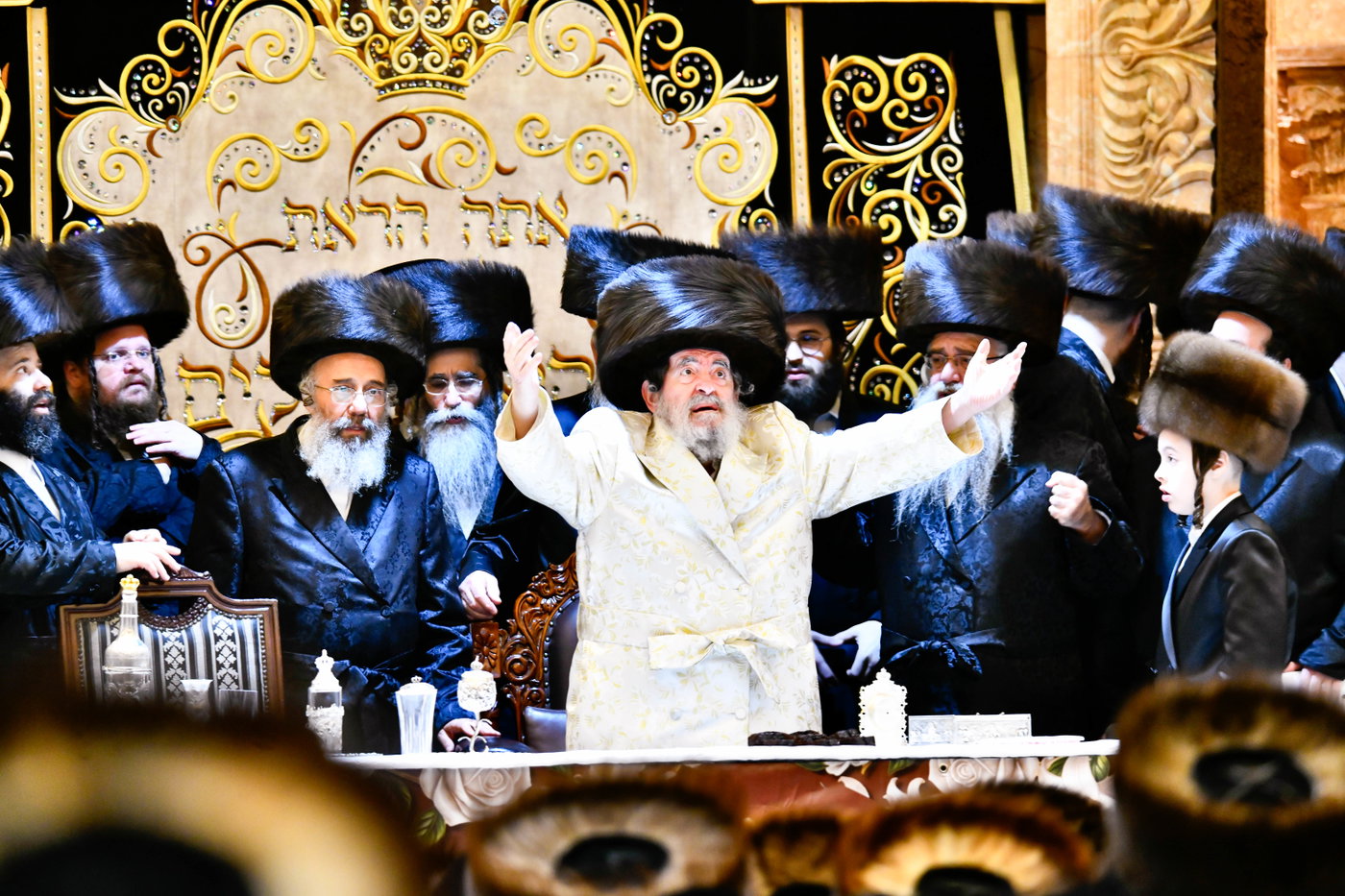 נעילת החג וסעודת הכנסת ס"ת בויז'ניץ