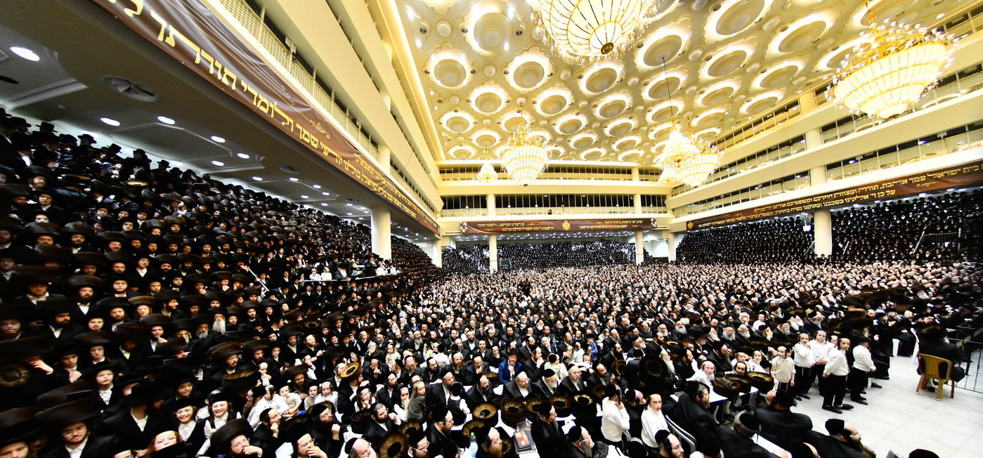 נעילת החג וסעודת הכנסת ס"ת בויז'ניץ