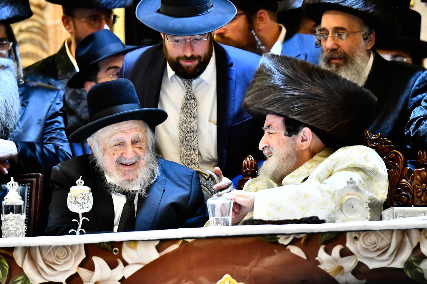נעילת החג וסעודת הכנסת ס"ת בויז'ניץ