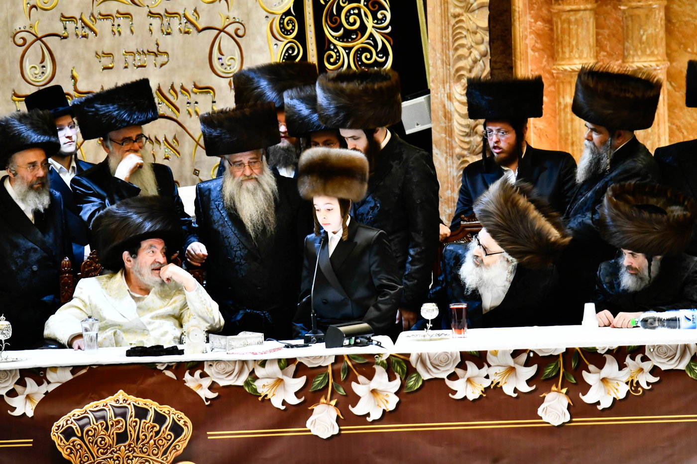 נעילת החג וסעודת הכנסת ס"ת בויז'ניץ