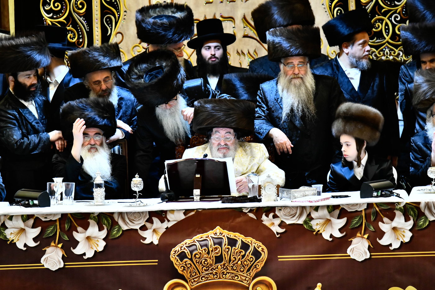 נעילת החג וסעודת הכנסת ס"ת בויז'ניץ