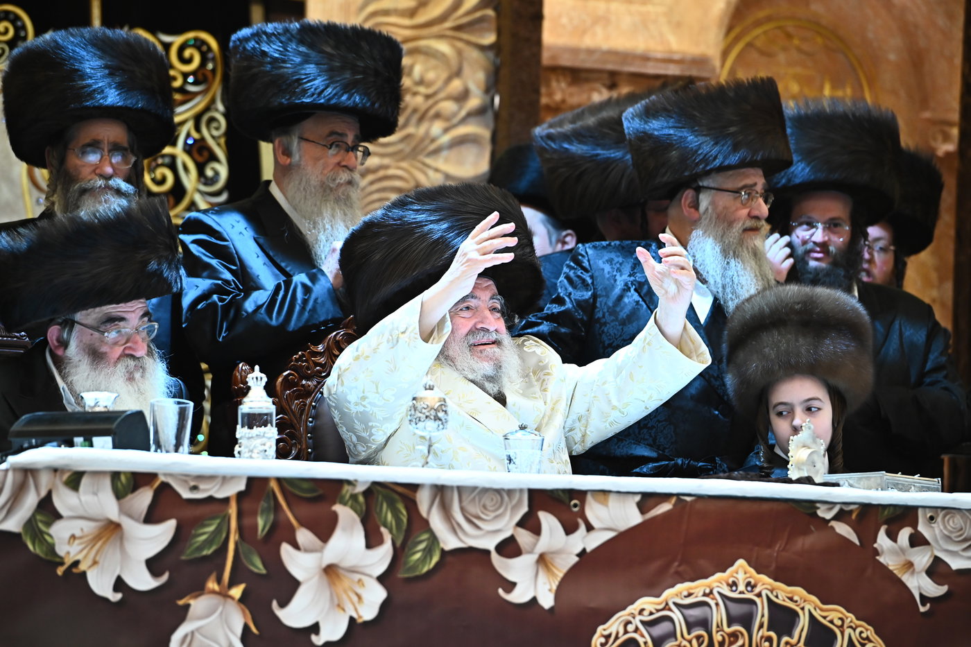 נעילת החג וסעודת הכנסת ס"ת בויז'ניץ