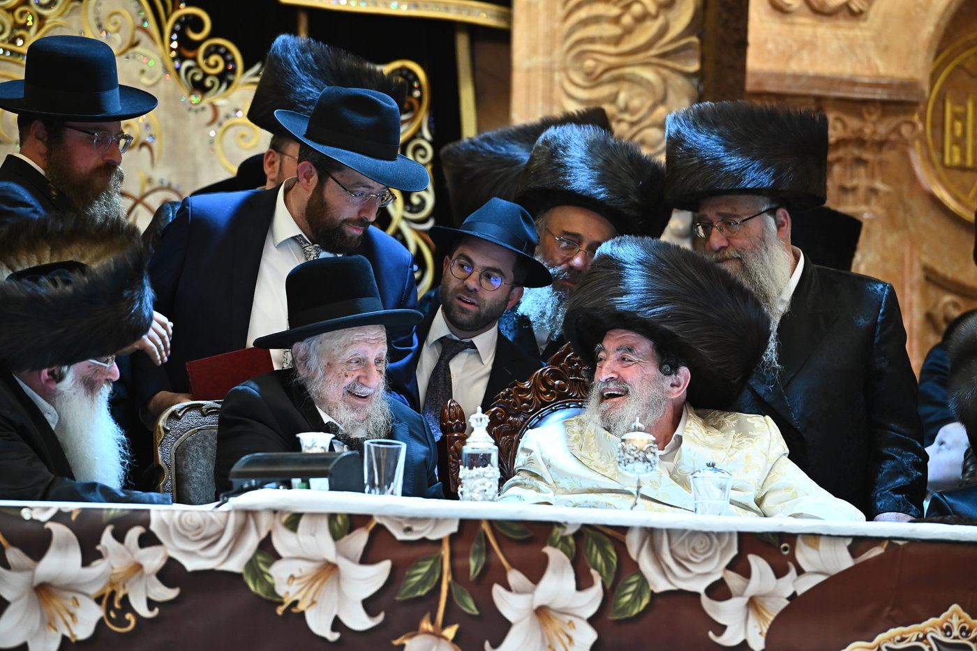נעילת החג וסעודת הכנסת ס"ת בויז'ניץ