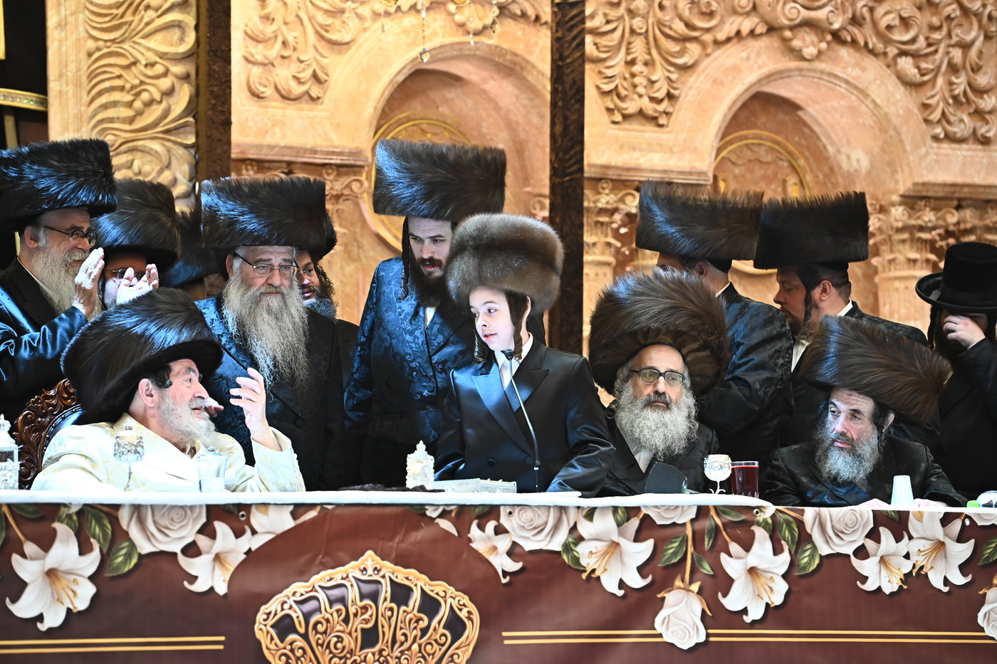 נעילת החג וסעודת הכנסת ס"ת בויז'ניץ