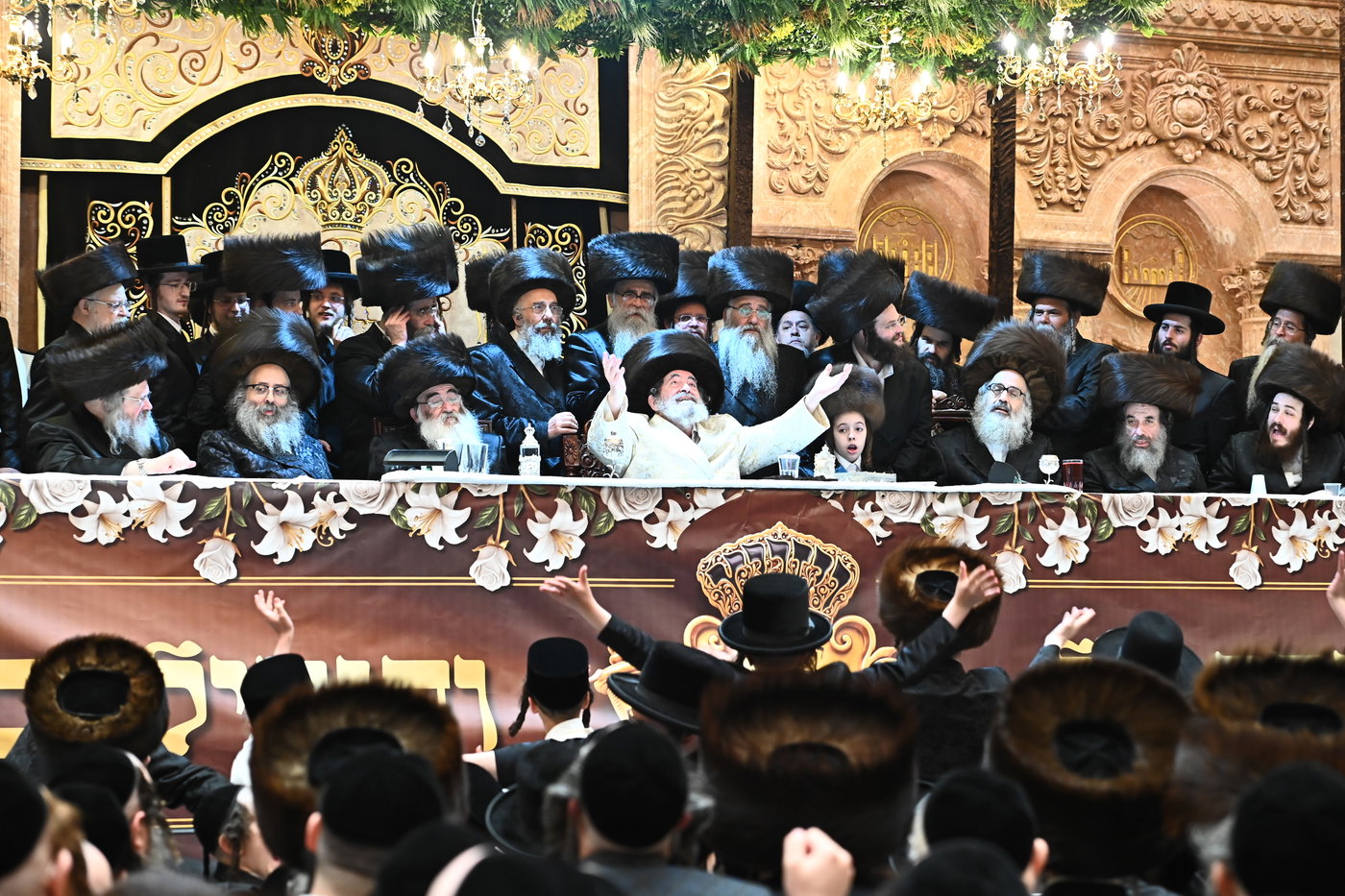 נעילת החג וסעודת הכנסת ס"ת בויז'ניץ