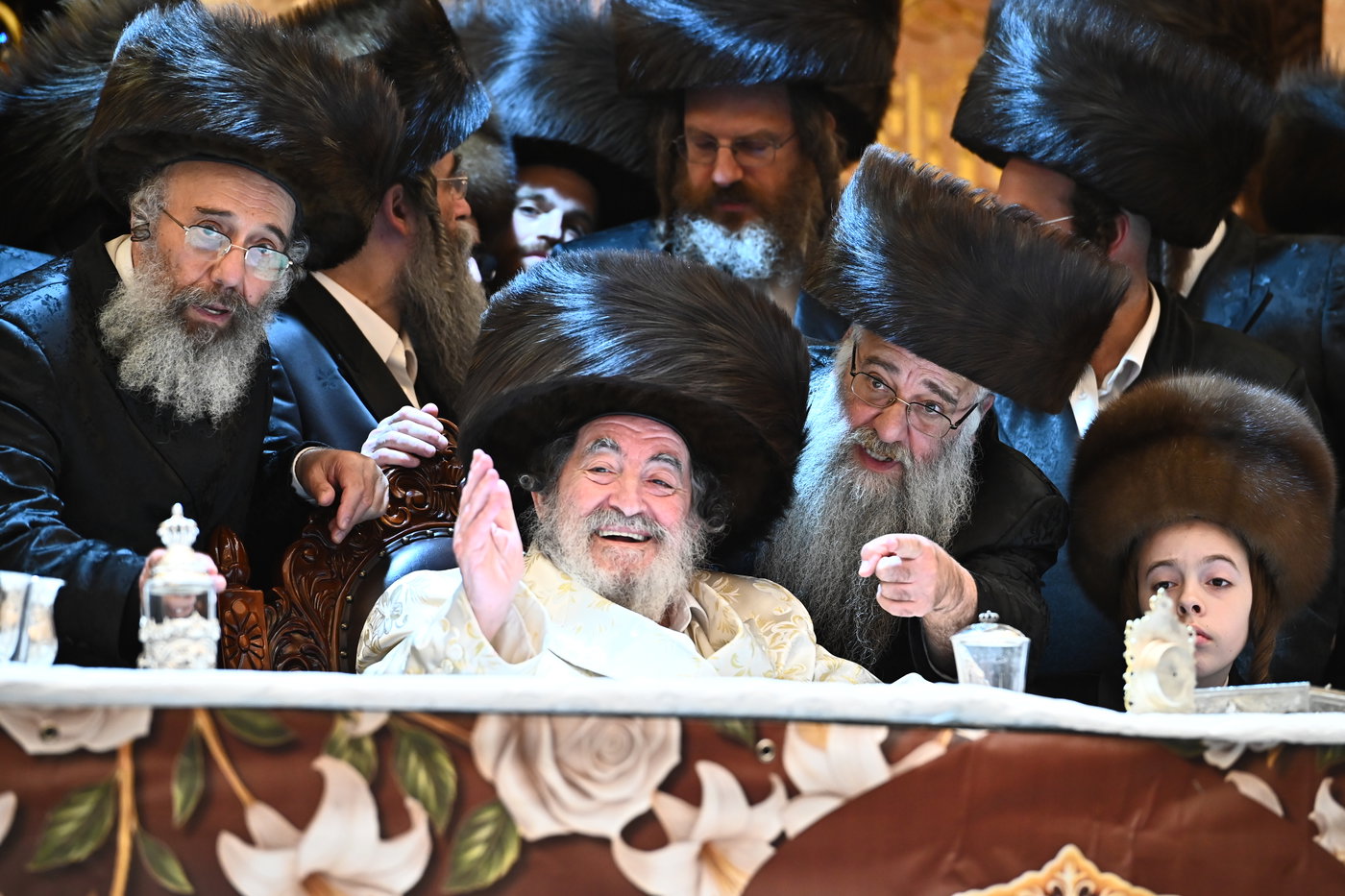 נעילת החג וסעודת הכנסת ס"ת בויז'ניץ