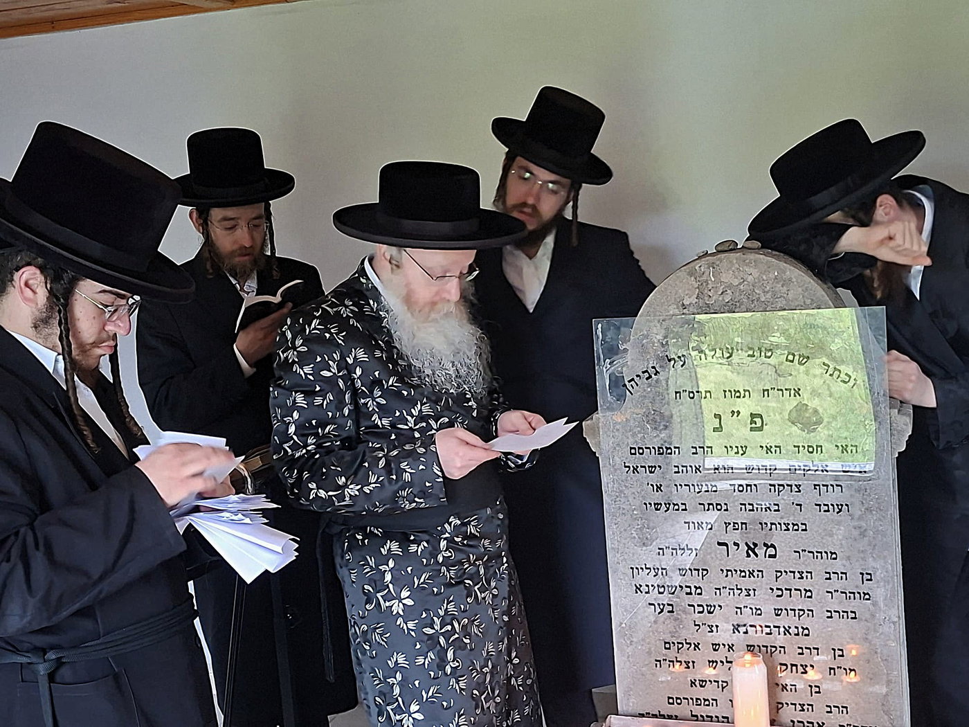 האדמו"ר מקרעטשניף קריית גת במסע הקודש לאירופה