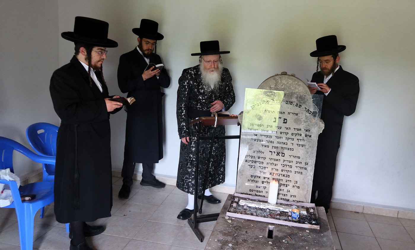 האדמו"ר מקרעטשניף קריית גת במסע הקודש לאירופה
