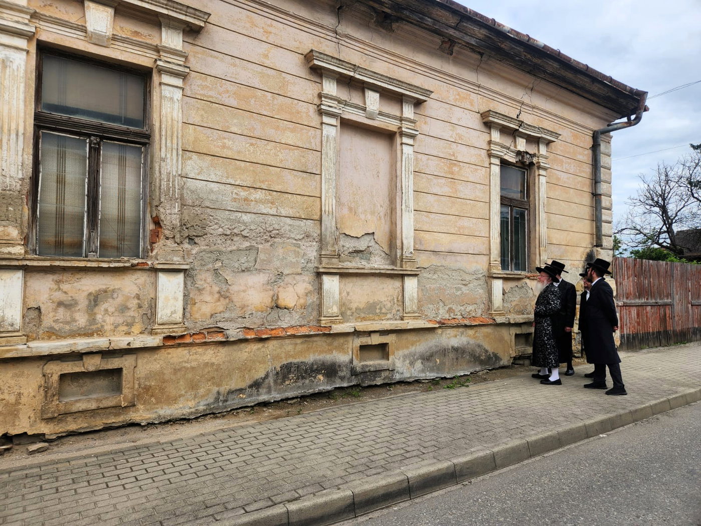 האדמו"ר מקרעטשניף קריית גת במסע הקודש לאירופה