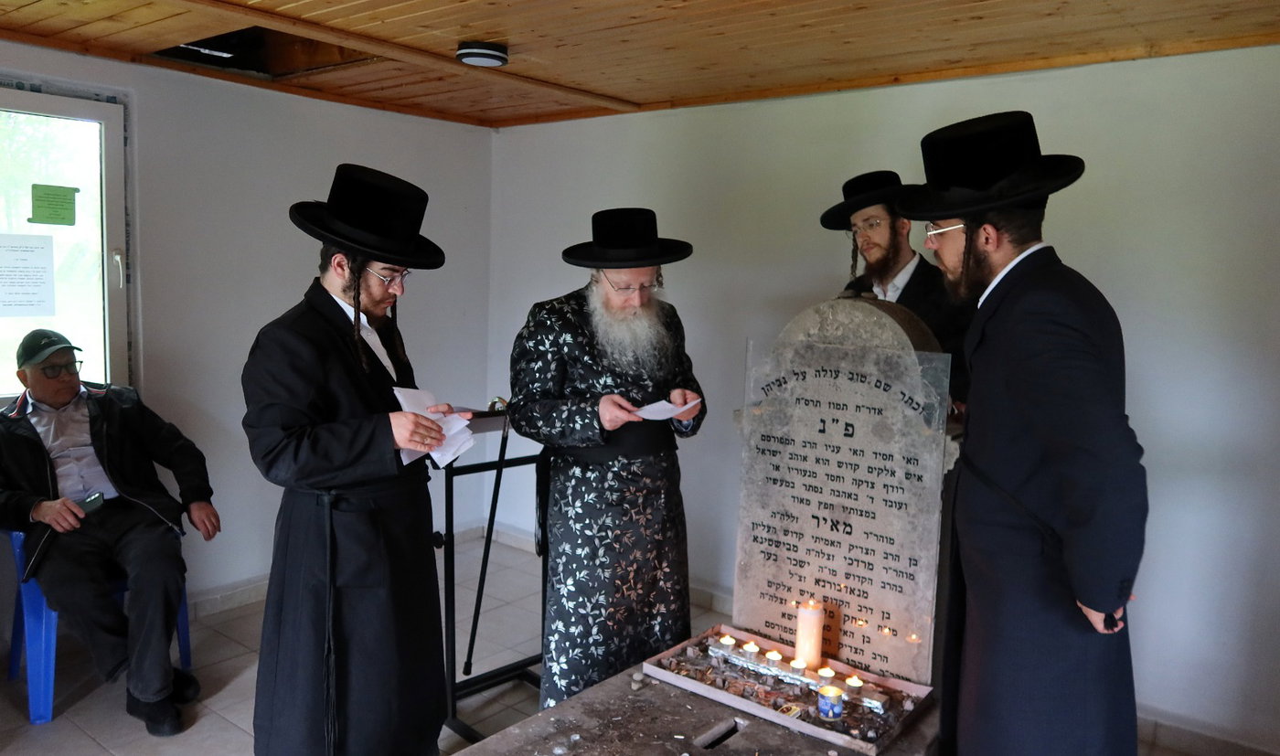 האדמו"ר מקרעטשניף קריית גת במסע הקודש לאירופה