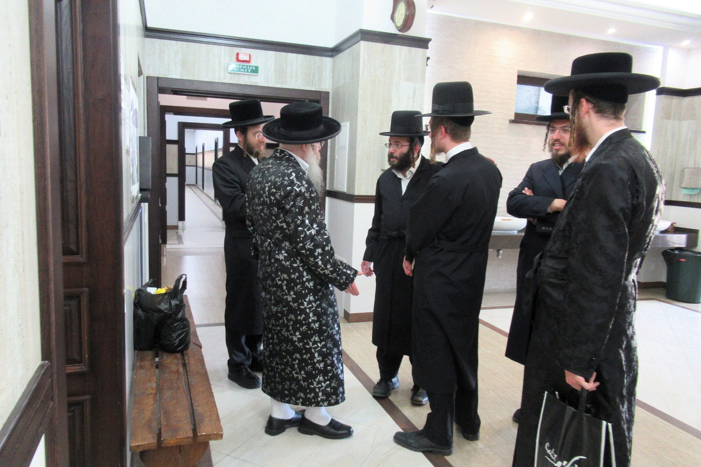 האדמו"ר מקרעטשניף קריית גת במסע הקודש לאירופה