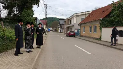 האדמו"ר מקרעטשניף קריית גת במסע הקודש לאירופה