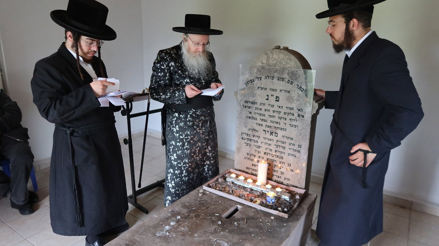 האדמו"ר מקרעטשניף קריית גת במסע הקודש לאירופה