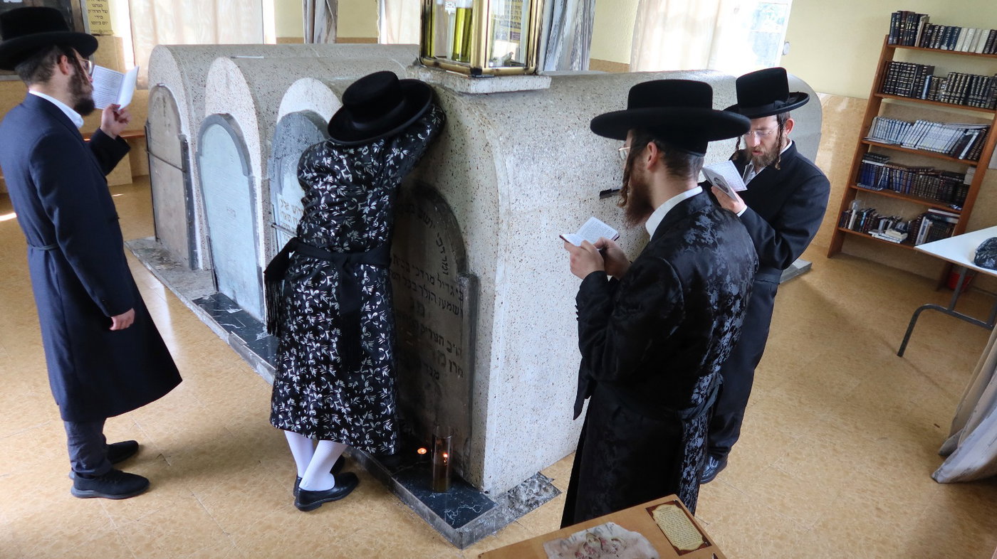 האדמו"ר מקרעטשניף קריית גת במסע הקודש לאירופה