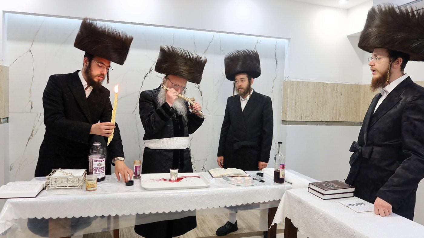 האדמו"ר מקרעטשניף קריית גת במסע הקודש לאירופה