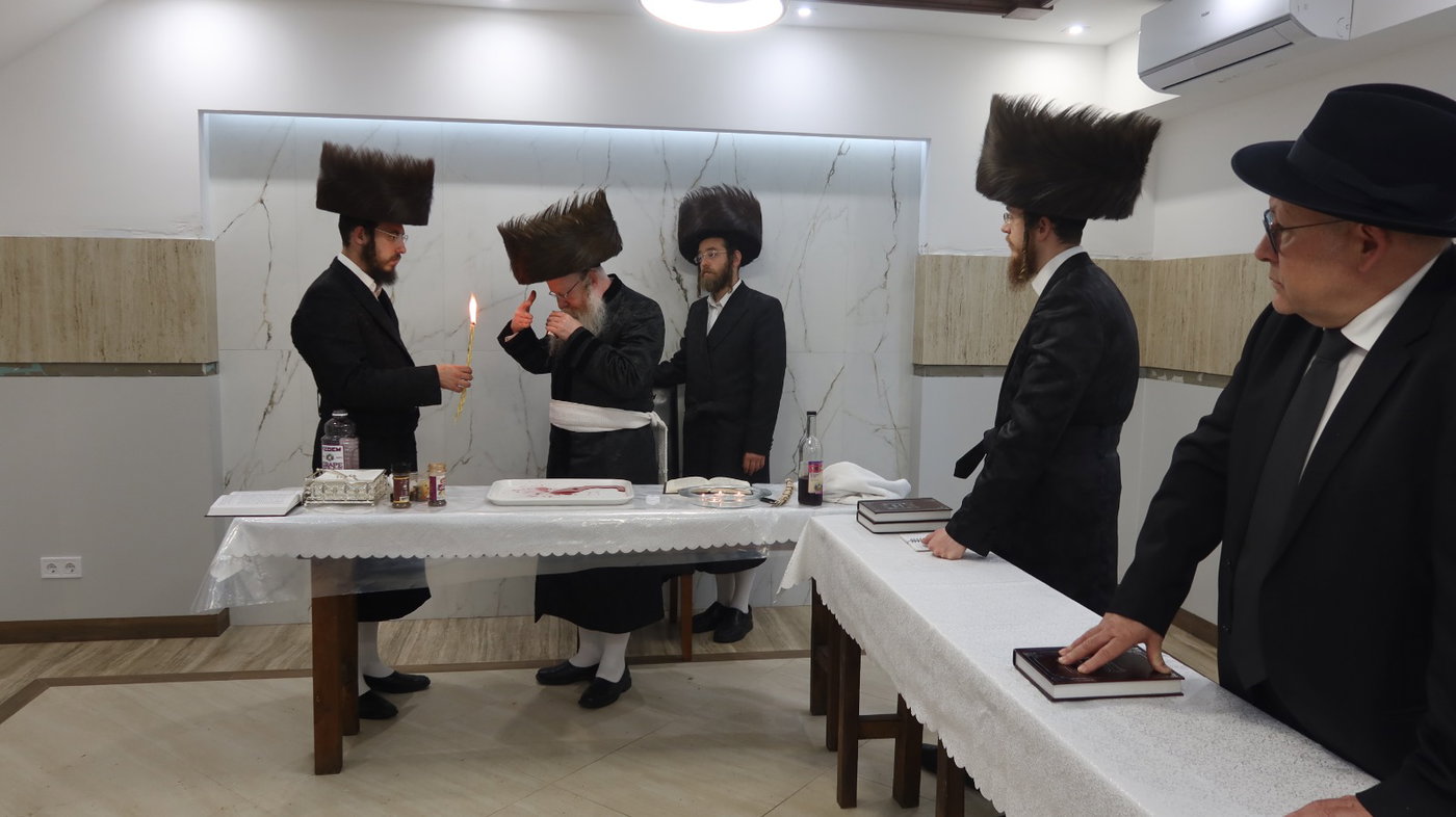 האדמו"ר מקרעטשניף קריית גת במסע הקודש לאירופה