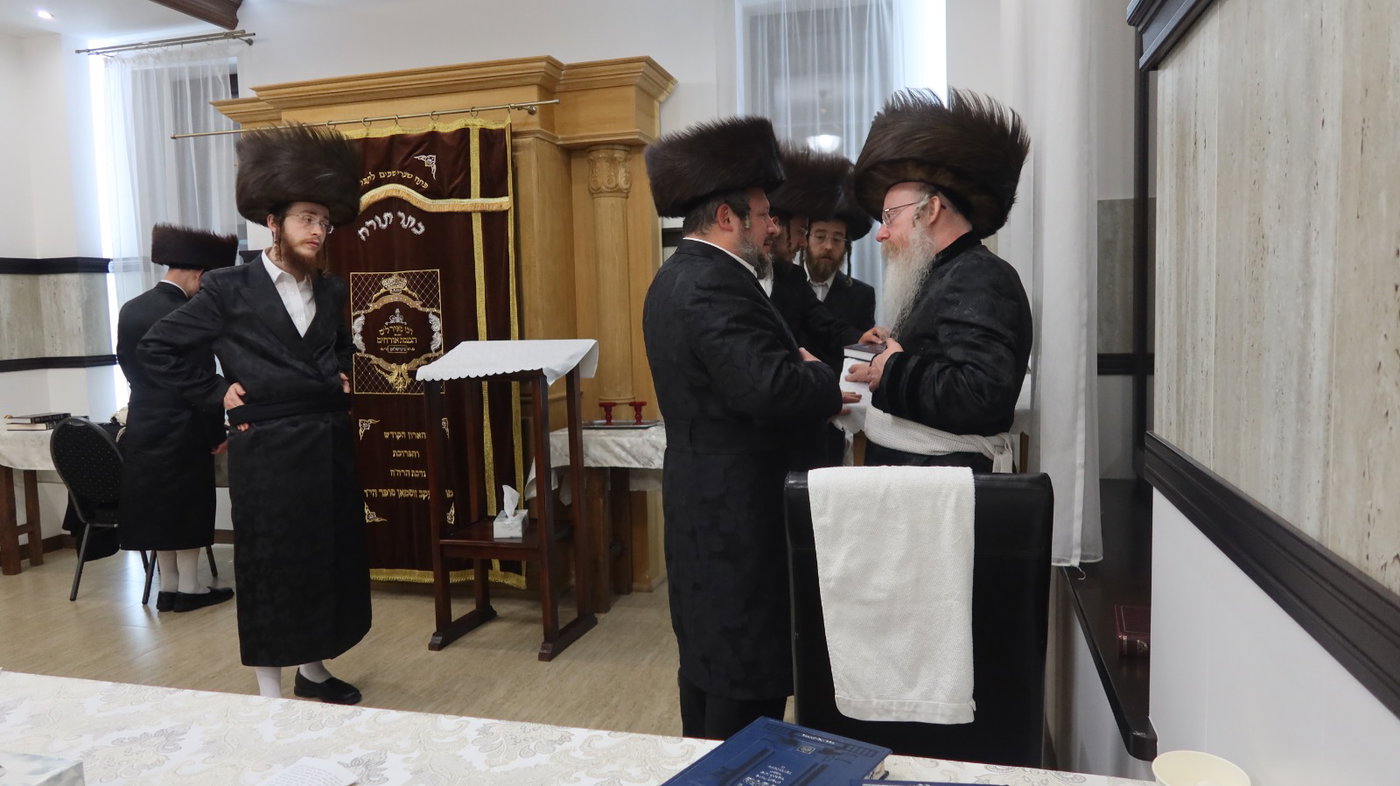 האדמו"ר מקרעטשניף קריית גת במסע הקודש לאירופה