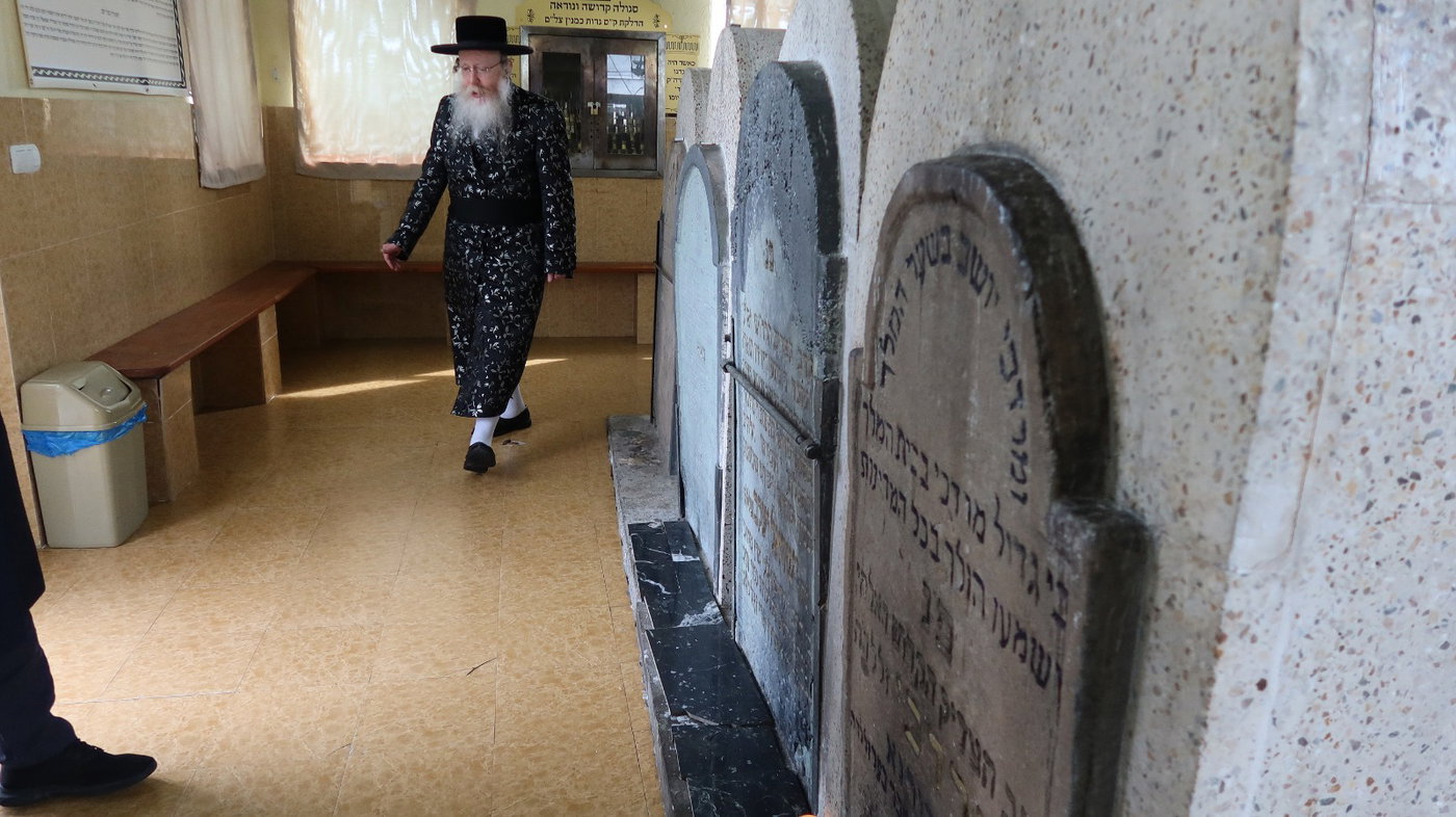 האדמו"ר מקרעטשניף קריית גת במסע הקודש לאירופה