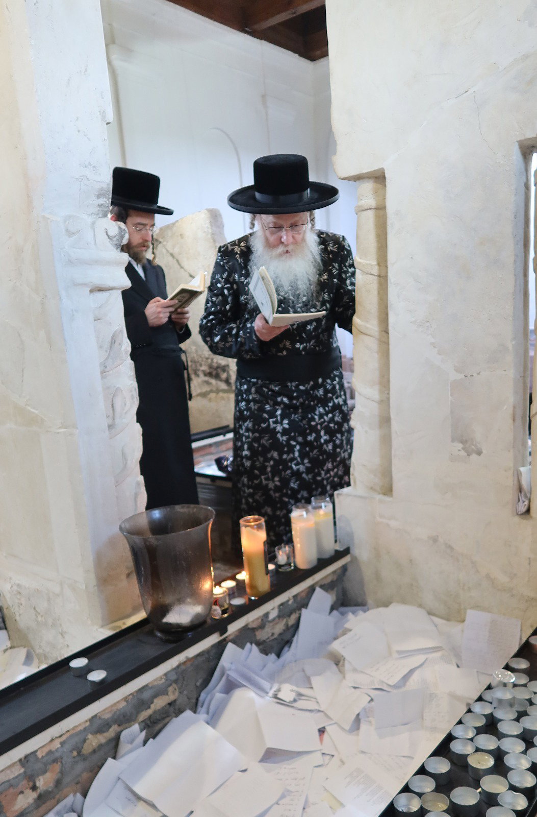 האדמו"ר מקרעטשניף קריית גת במסע הקודש לאירופה