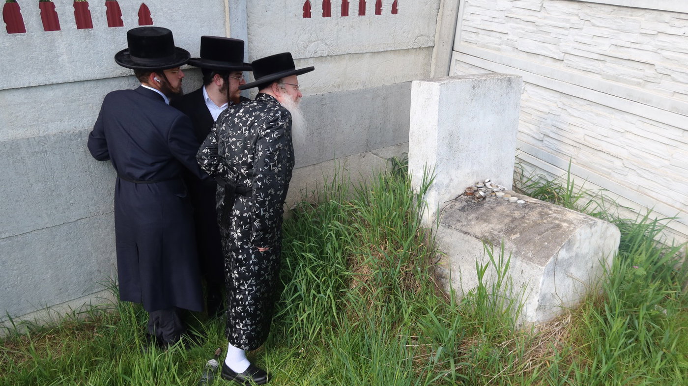 האדמו"ר מקרעטשניף קריית גת במסע הקודש לאירופה