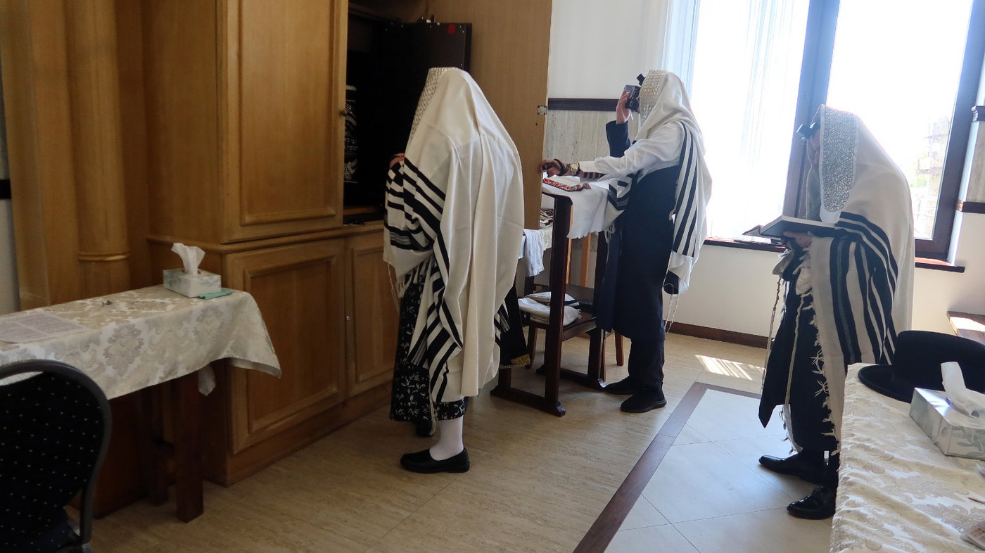 האדמו"ר מקרעטשניף קריית גת במסע הקודש לאירופה