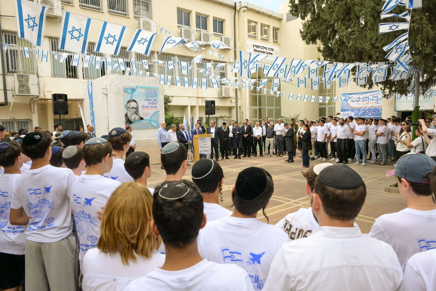 הנשיא בביקורו בבני ברק