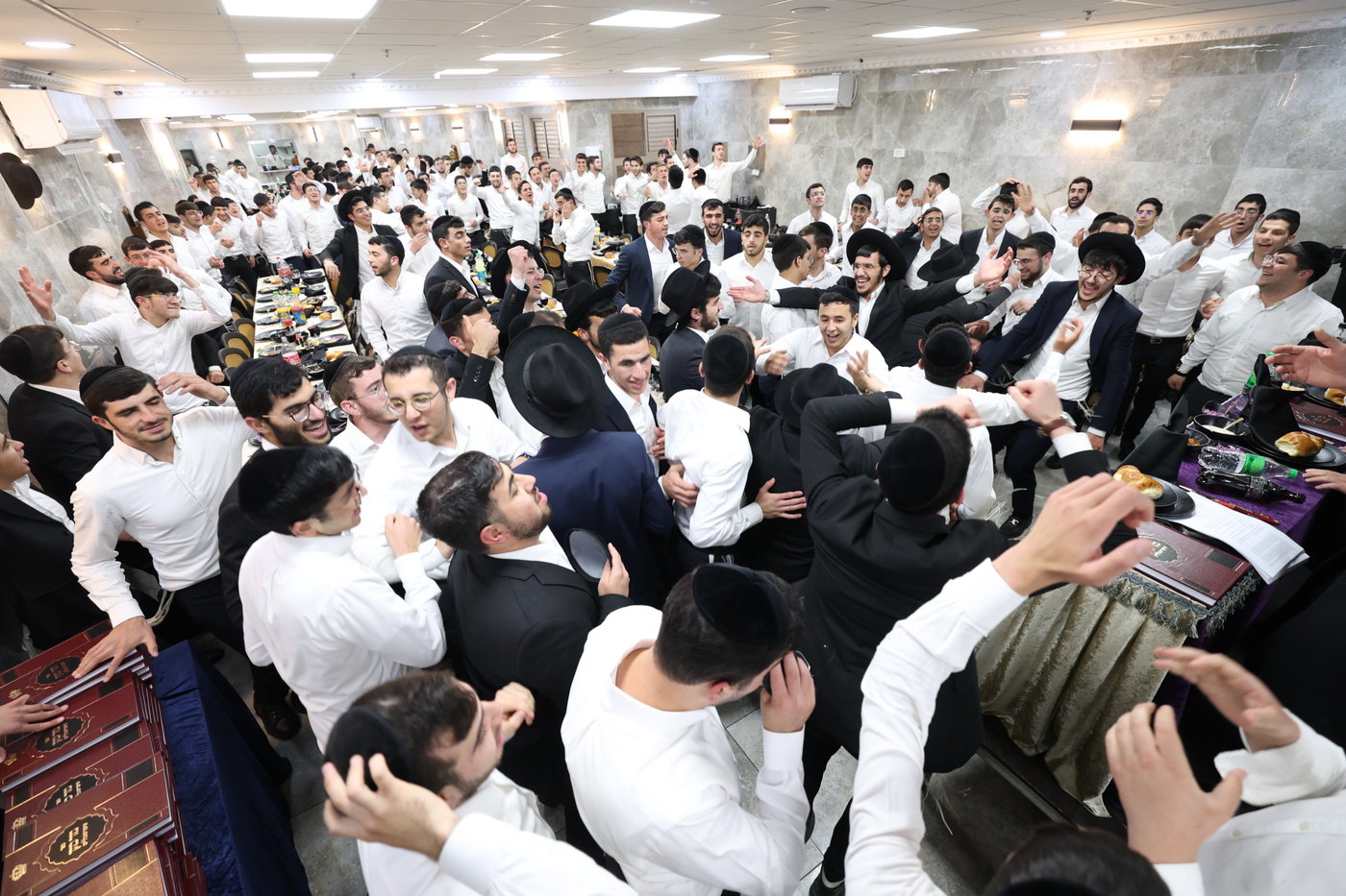 שמחת התורה אצל הגר"ז כהן