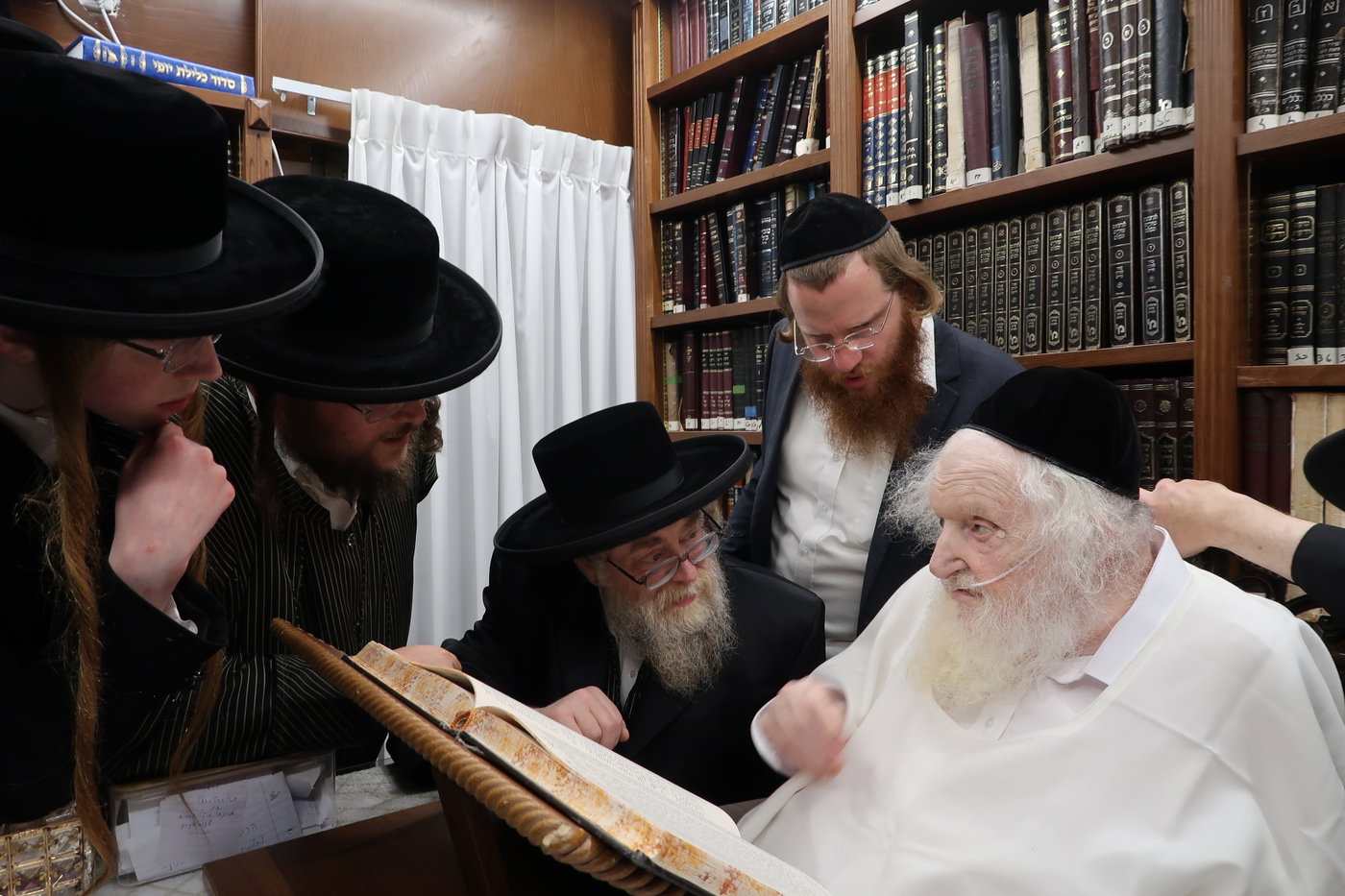 הגה"צ רבי ישראל יוסף קאהן אצל גדולי ישראל