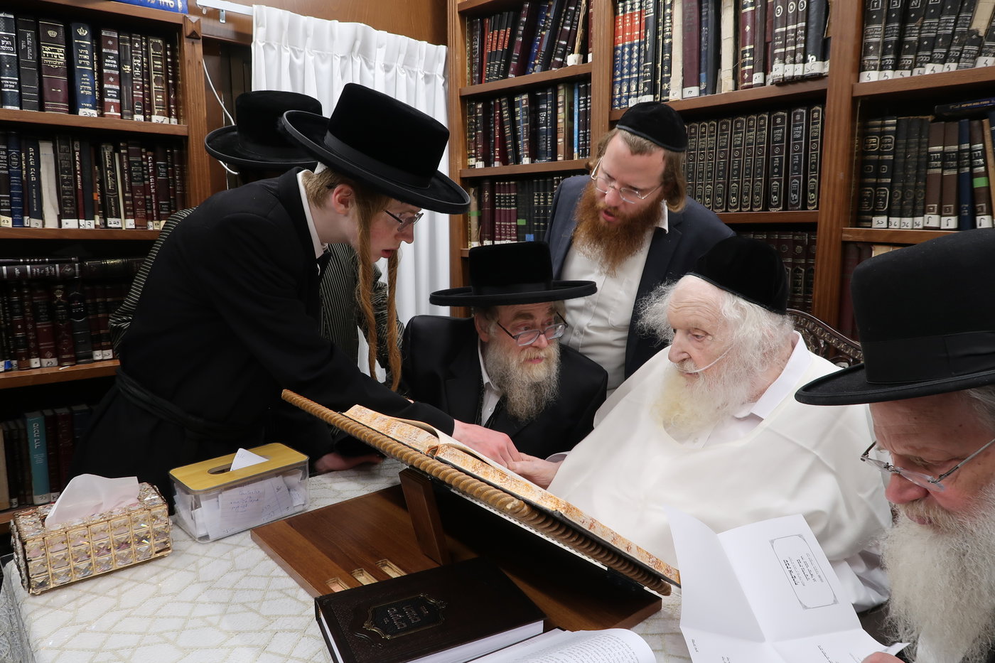 הגה"צ רבי ישראל יוסף קאהן אצל גדולי ישראל
