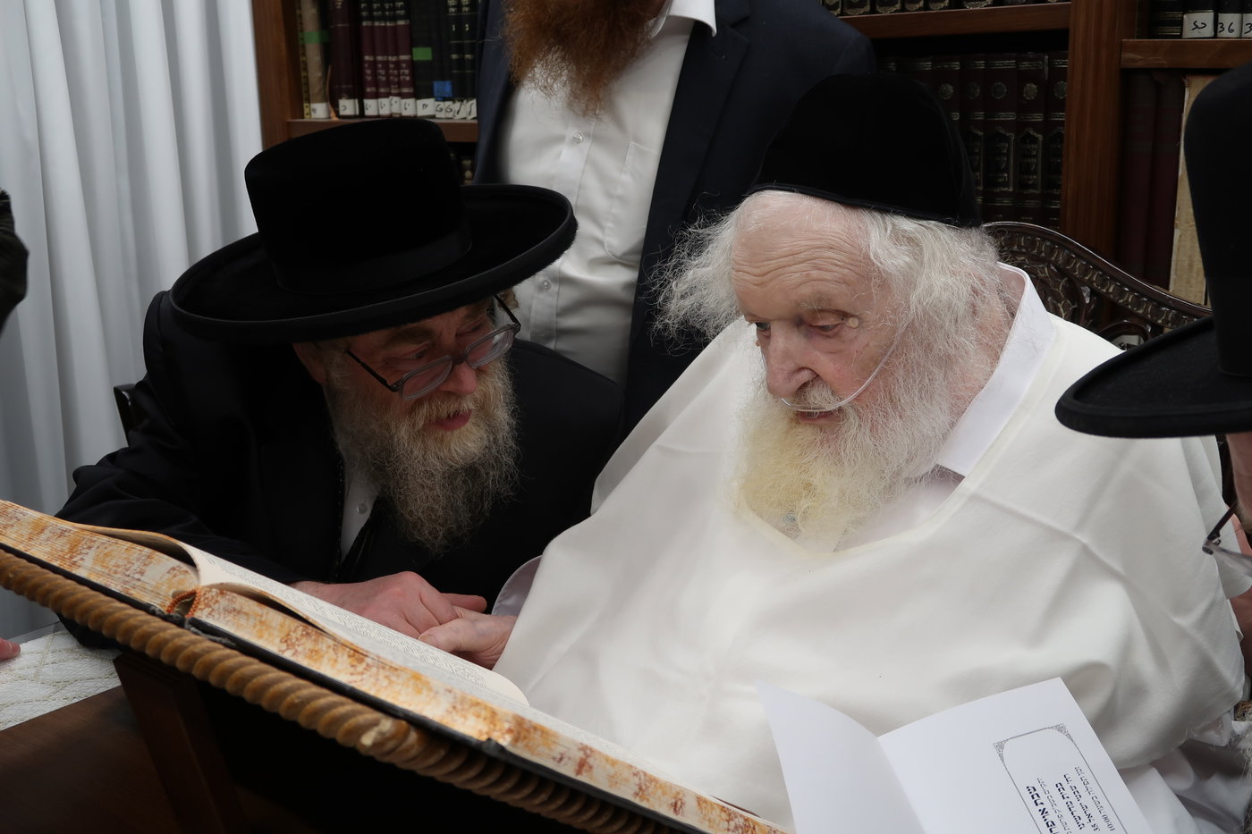 הגה"צ רבי ישראל יוסף קאהן אצל גדולי ישראל