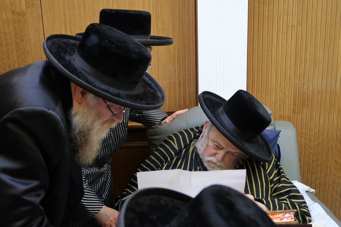 הגה"צ רבי ישראל יוסף קאהן אצל גדולי ישראל