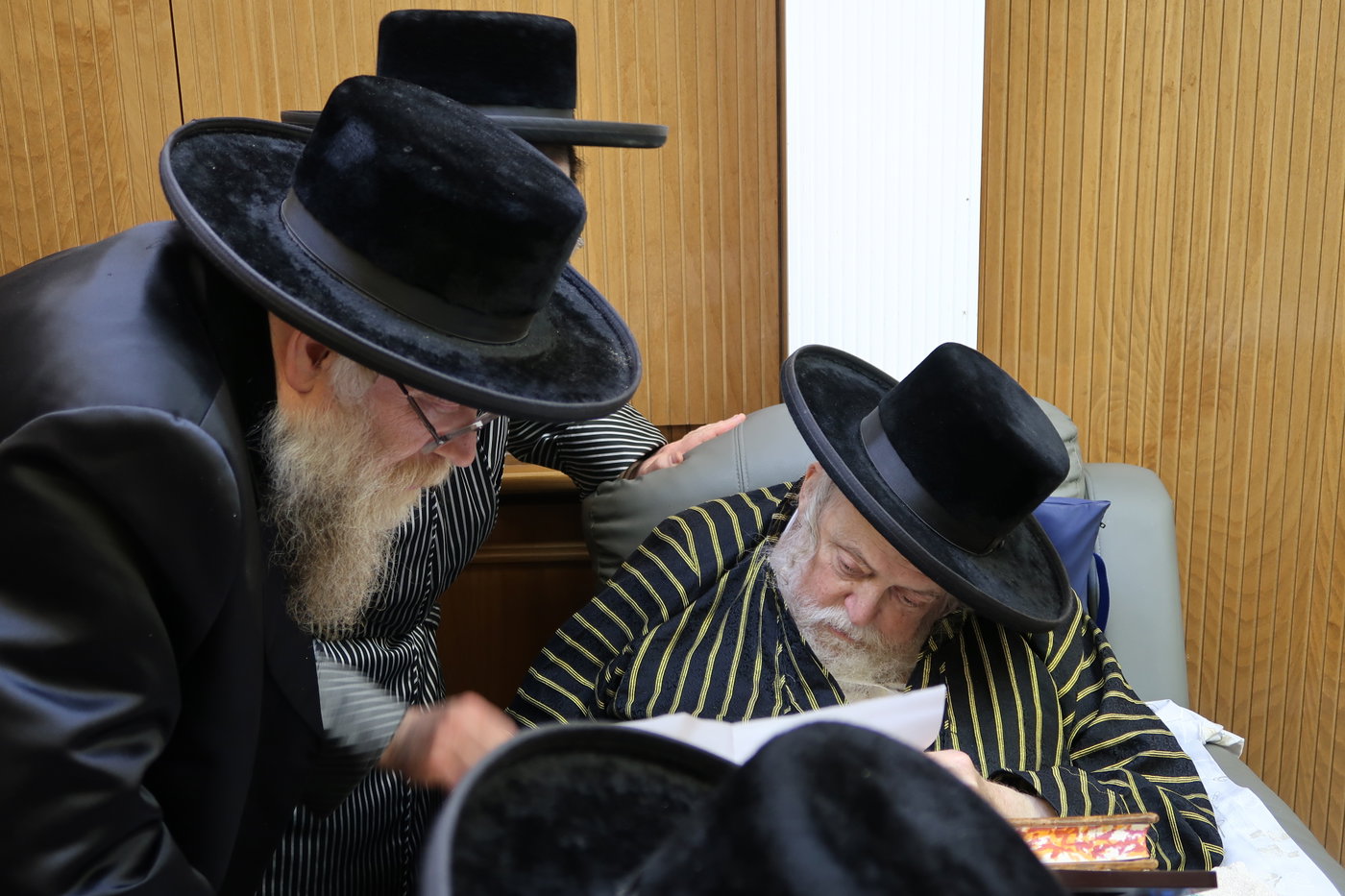 הגה"צ רבי ישראל יוסף קאהן אצל גדולי ישראל