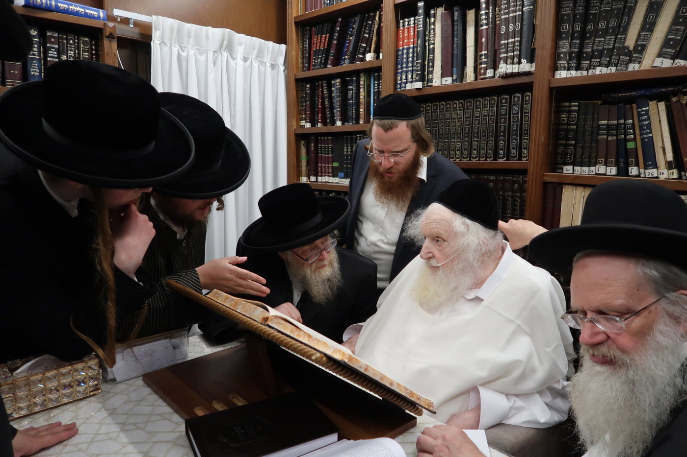 הגה"צ רבי ישראל יוסף קאהן אצל גדולי ישראל