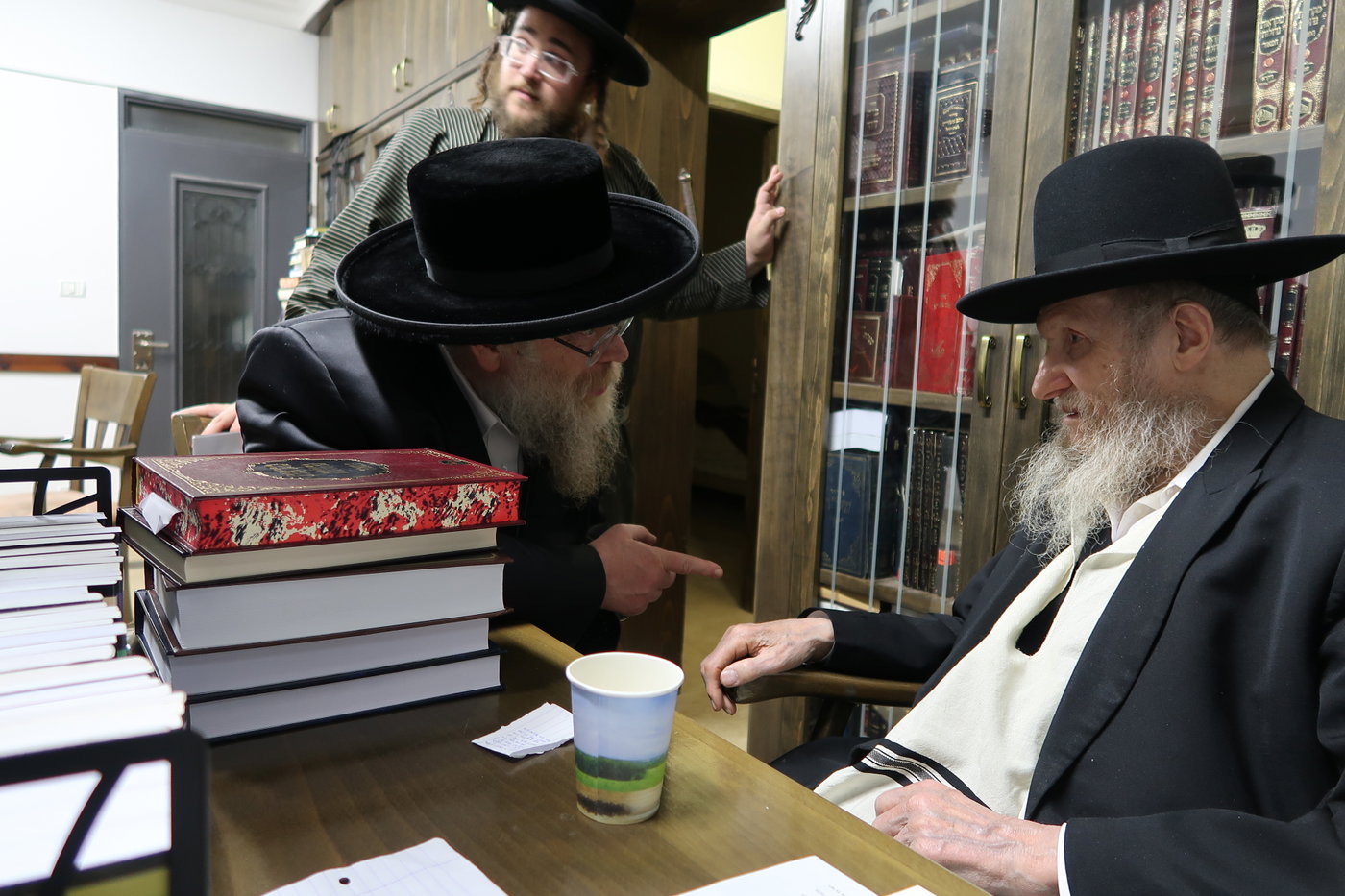 הגה"צ רבי ישראל יוסף קאהן אצל גדולי ישראל