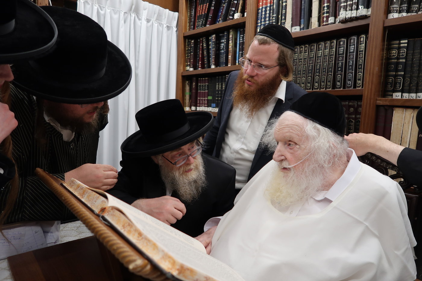 הגה"צ רבי ישראל יוסף קאהן אצל גדולי ישראל